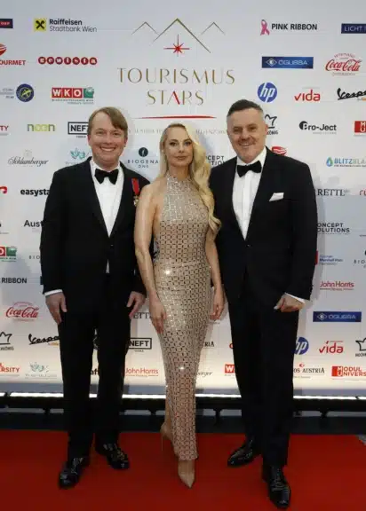 Art Fisher, Gerold Schneider und Klaus Panholzer bei der Gala zur Premiere der „Tourismusstars“.