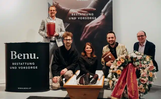 Stefan Atz, Reinhard Schwarzinger, Carmen Lunzer, Thomas Horetzky und Markus Wurzinger vor Benu-Sarg bei Young Lions 2026