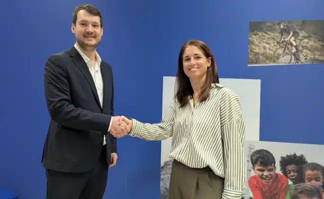 Greif Center-Geschäftsführer Maximilian Wetscher und Ana Aguilo, Country Leaderin Decathlon Österreich (c) Dec athlon