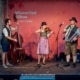 Volksmusikduo Knopf & Streich bei einem Auftritt mit Wienerlied und alpenländischer Musik