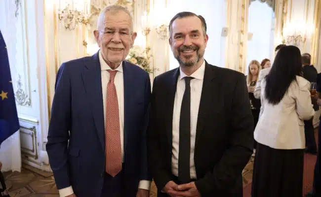 Bundespräsident Van der Bellen und APA-CEO Clemens Pig bei der MINDS-Konferenz 2026 in Wien