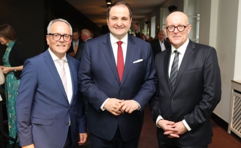 Thomas Thelen, Nathanael Liminski und Andreas Müller bei einem Termin zu personalisierten KI Nachrichten im Verlagsumfeld