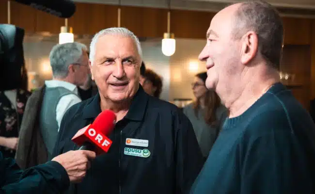 Hans Krankl und Herbert Prohaska geben ORF-Interview bei Platinbuch-Ehrung