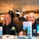 Hans Krankl und Herbert Prohaska lachen bei der Platinbuch-Verleihung in Wien
