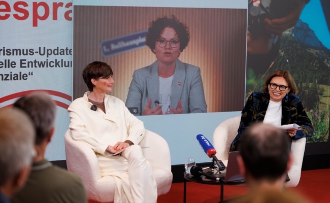 Astrid Steharnig-Staudinger und Susanne Kraus-Winkler beim Pressegespräch zur Sommerpotenzialstudie 2026