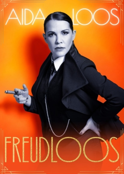 Promo-Sujet von Aida Loos für das Bühnenprogramm „FREUDLOOS“