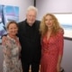 Eduard Angeli mit Claudia Kovacek-Longin und Sophie Zetter-Schwaiger bei der Art Austria 2026