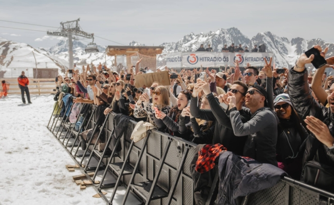 Konzertbesucher erleben Christina Aguilera beim Saisonabschluss in Ischgl Konzertbesucher erleben Christina Aguilera beim Saisonabschluss in Ischgl