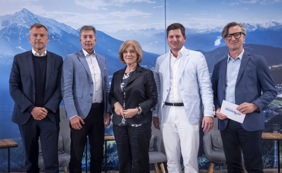 Ingrid Thurnher, Markus Breitenecker, Maximilian Dasch und Christian Stögmüller diskutieren beim Europäischen Mediengipfel in Seefeld über Medienpolitik und Kooperationen