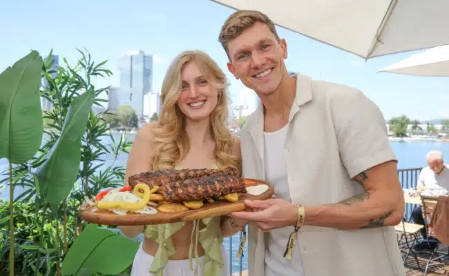 Roman Schindler und Patricia Tomek beim Jubiläum Roman Schindler und Patricia Tomek beim 105-Jahre-Jubiläum Strandcafé Alte Donau Wien