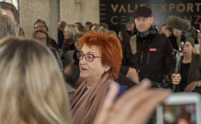 VALIE EXPORT bei der Eröffnung des VALIE EXPORT Center Linz im Jahr 2017