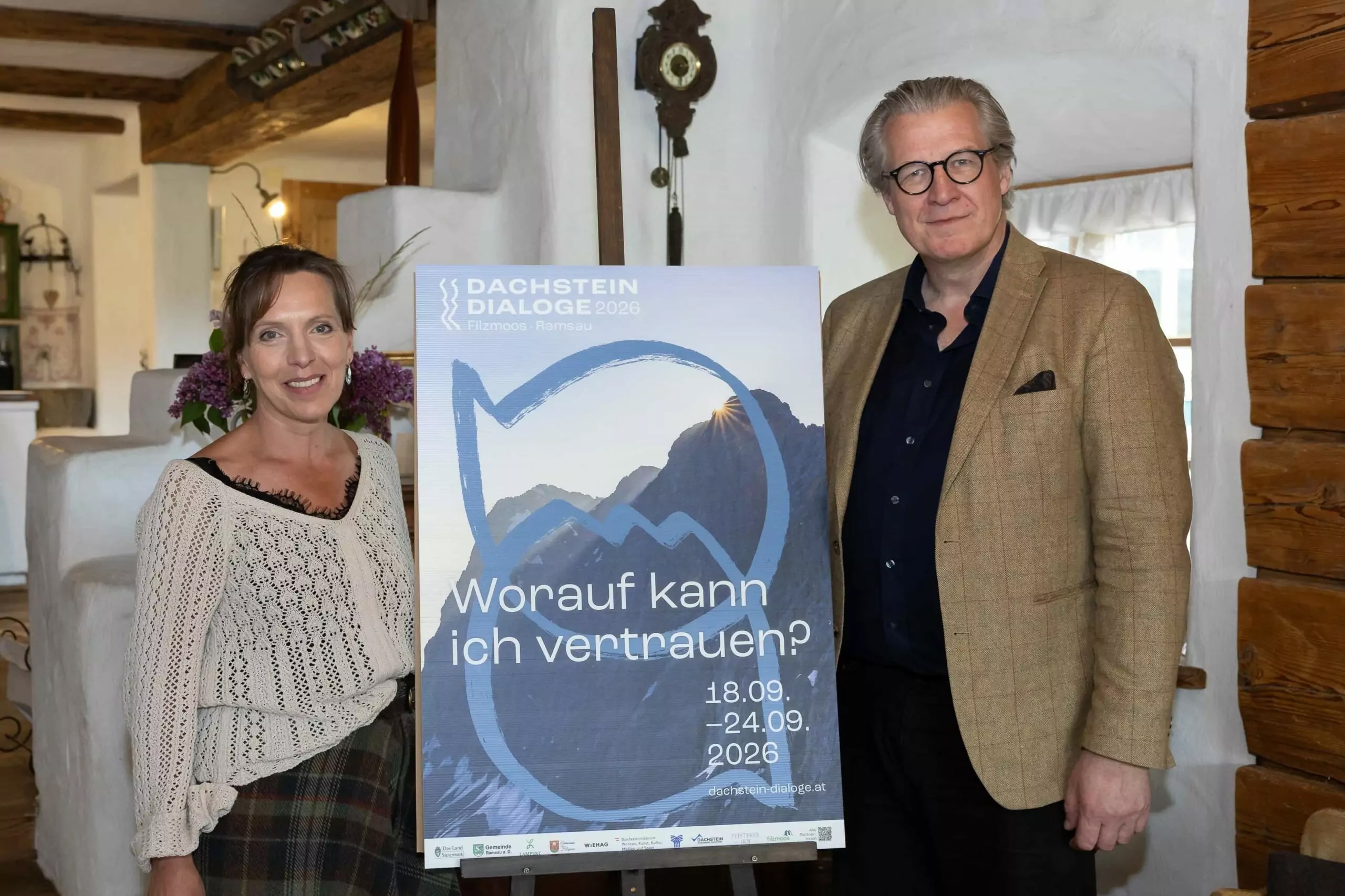 Regina Stocker und Philipp Blom bei der Präsentation der Dachstein Dialoge 2026 in Ramsau am Dachstein