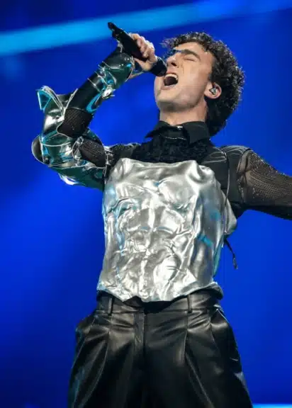 Österreichs ESC-Starter Cosmó performt seinen Song „Tanzschein“ beim Eurovision Song Contest 2026 in Wien