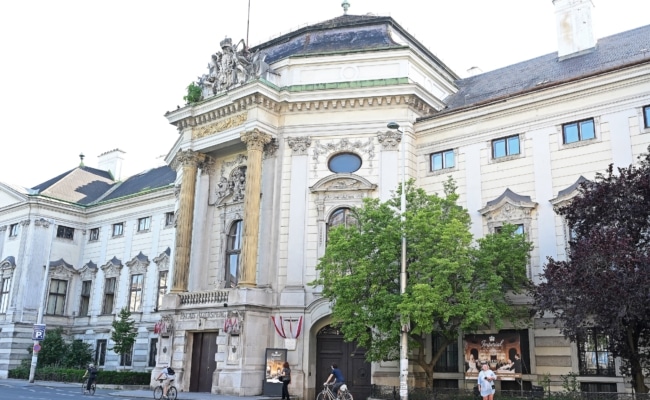 Außenansicht des barocken Palais Auersperg in Wien