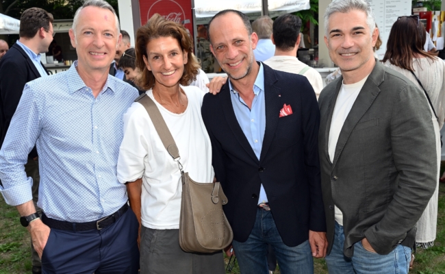 Almer, Gastinger, Bokesz und Novidi im Palaisgarten Auersperg Josef Almer, Ursula Gastinger, Thomas Bokesz und Omid Novidi.