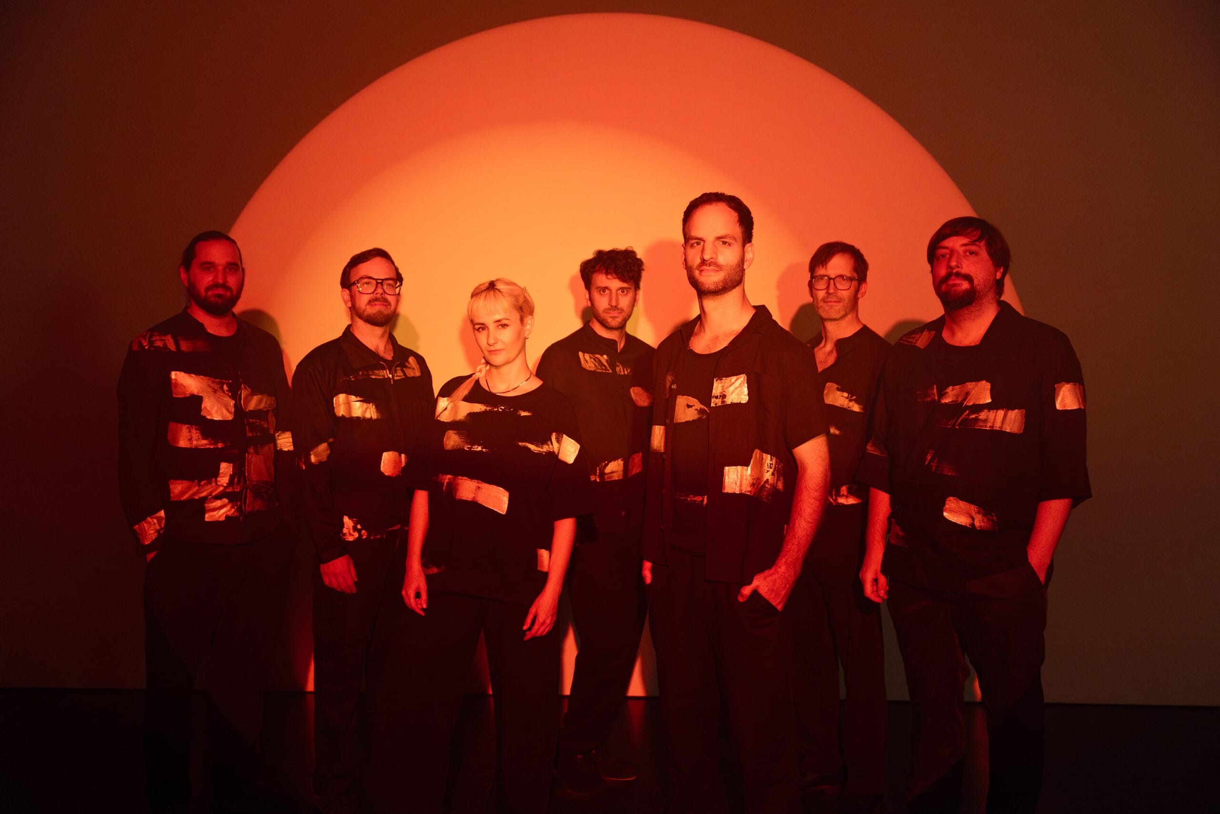 Die österreichische Jazzband Shake Stew auf einem Pressefoto zum Auftritt beim Popfest Wien