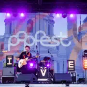 Live-Auftritt auf der Seebühne beim Popfest Wien am Karlsplatz in Wien.