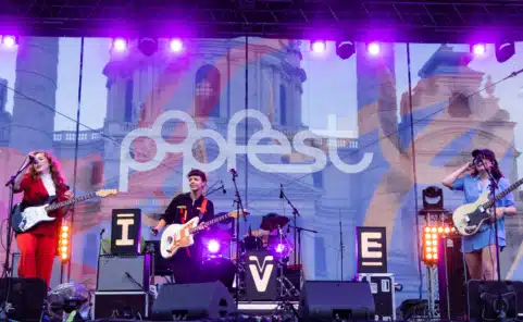 Live-Auftritt auf der Seebühne beim Popfest Wien am Karlsplatz in Wien.