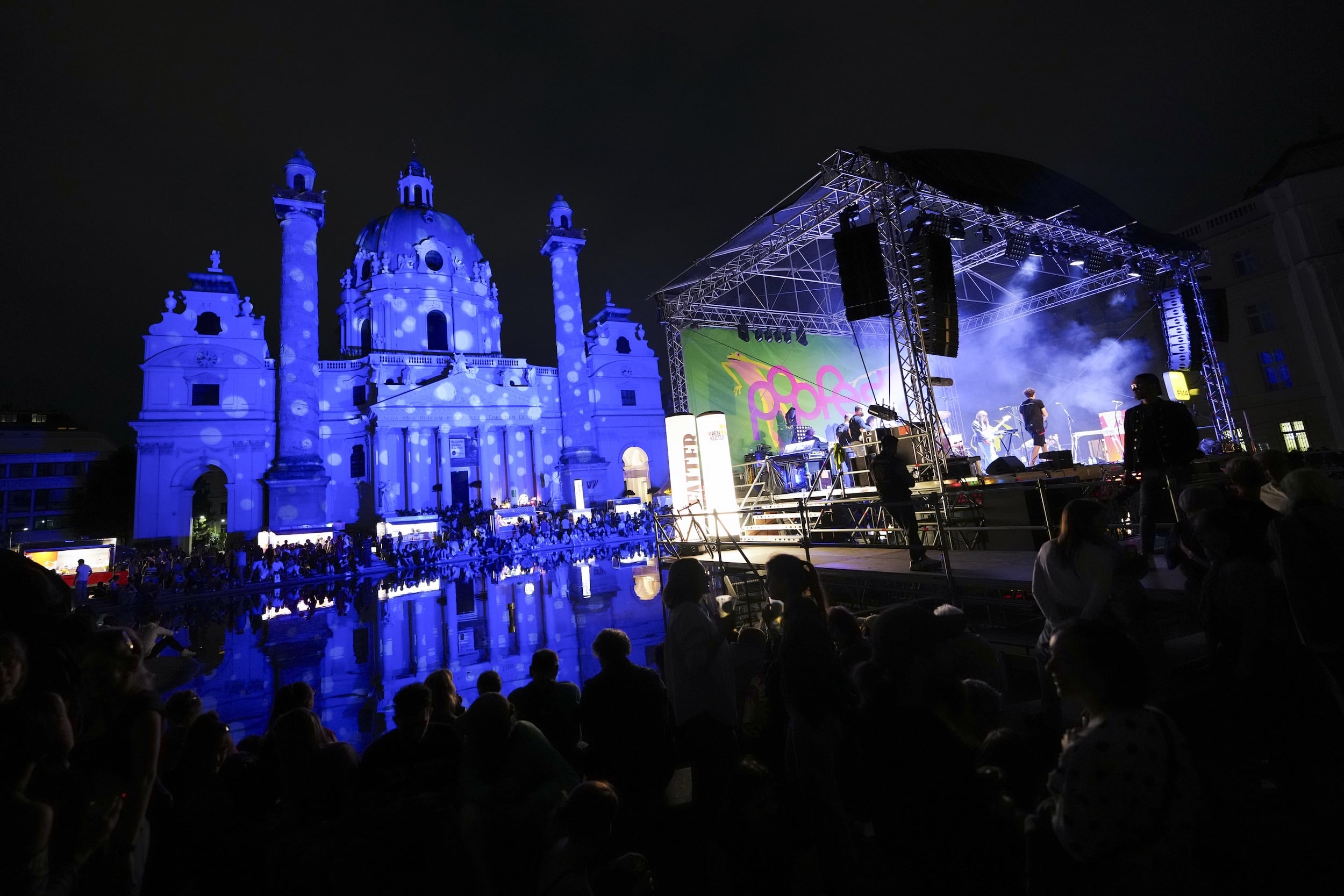 Die Karlskirche als Veranstaltungsort des Popfests Wien.