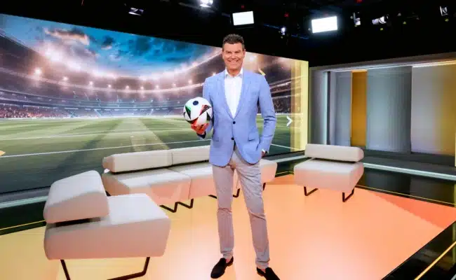 ORF-Sportmoderator Bernhard Stöhr in einem Porträtfoto.