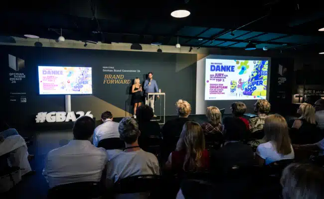 Publikum verfolgt einen Programmpunkt der German Brand Convention 2026 in der Uber Eats Music Hall in Berlin.