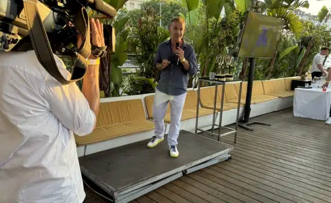 Strohmer blickt auf 20 Jahre WEST4MEDIA zurück Geschäftsführer Alexander Strohmer spricht beim Jubiläumsfest zum 20-jährigen Bestehen von WEST4MEDIA im Motto am Fluss in Wien.
