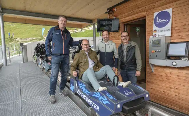 Hans Glockengiesser, Mario Gerber, Adrian Siller und Andreas Gleirscher bei der Eröffnung des Elfercoasters in Neustift.