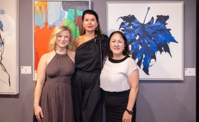 Jana Stadlmayr, Zoryana Kushpler und Erina Benedikt beim musikalischen Rahmenprogramm des Galadinners.