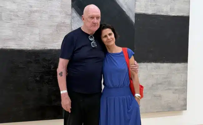 Liliane Tomasko und Sean Scully Das Künstlerpaar Liliane Tomasko und Sean Scully vor einem großformatigen abstrakten Gemälde Scullys