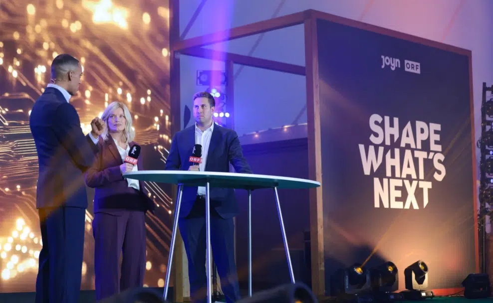 Stefan Lenglinger, Corinna Milborn und Alexander Pröll bei einer Bühnendiskussion von 4GAMECHANGERS NEXT 2026.