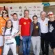 Marco Pogo, Caroline Athanasiadis, Steffen Hofmann, Romeo Bissuti, Julia Brož, Josef Taucher und Roman Gregory stehen gemeinsam beim Band Fußball Cup.