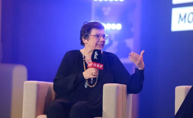 Monika Rosen bei ihrem Auftritt auf der Bühne von 4GAMECHANGERS NEXT 2026.