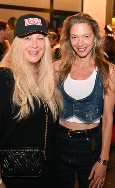 Elvyra Geyer und Elisabeth Resch beim Sanatorium-Opening Elvyra Geyer und Elisabeth Resch bei der Eröffnung des Sanatoriums in Wien