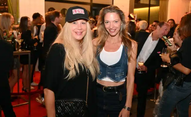 Elvyra Geyer und Elisabeth Resch bei der Eröffnung des Sanatoriums in Wien