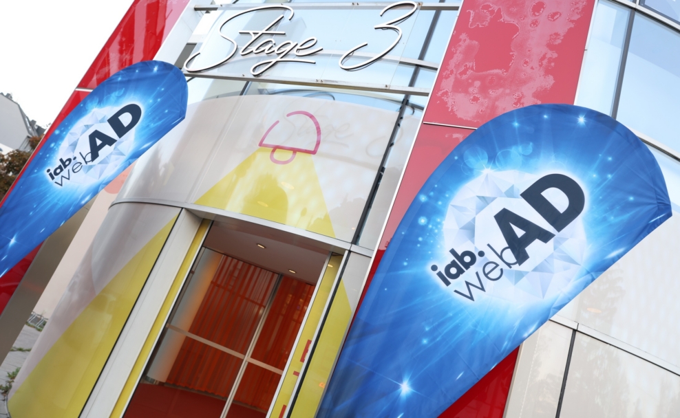 Rund 1.000 Gäste kamen zur Verleihung des 23. iab webAD in die Wiener Stage3.
