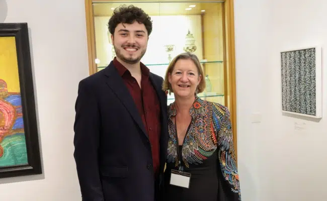 Anton Puscha und Sylvia Kovacek Bariton Anton Puscha und Galeristin Sylvia Kovacek bei Sabine Königs Vernissage.